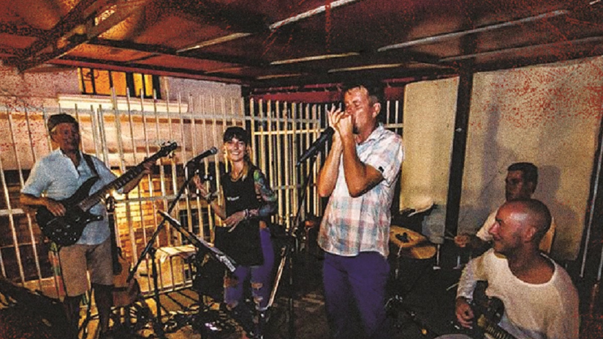 Alkalmi járat koncert Vendég: The Best of Mode Music Band / IH Café