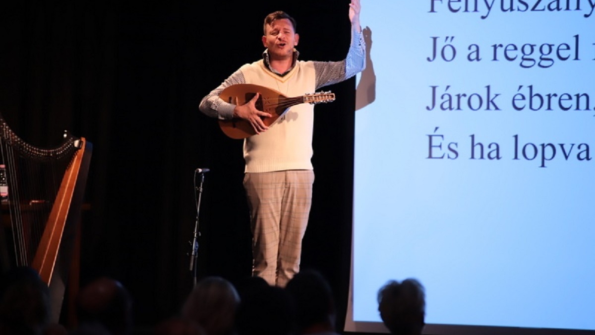 Dr. Tóth Árpád: Egy műfaj, tele titkokkal - a kánon