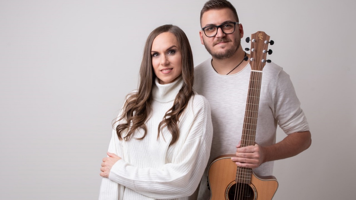 HAJDU KLÁRA & SZAKONYI MILÁN koncert //IH Café