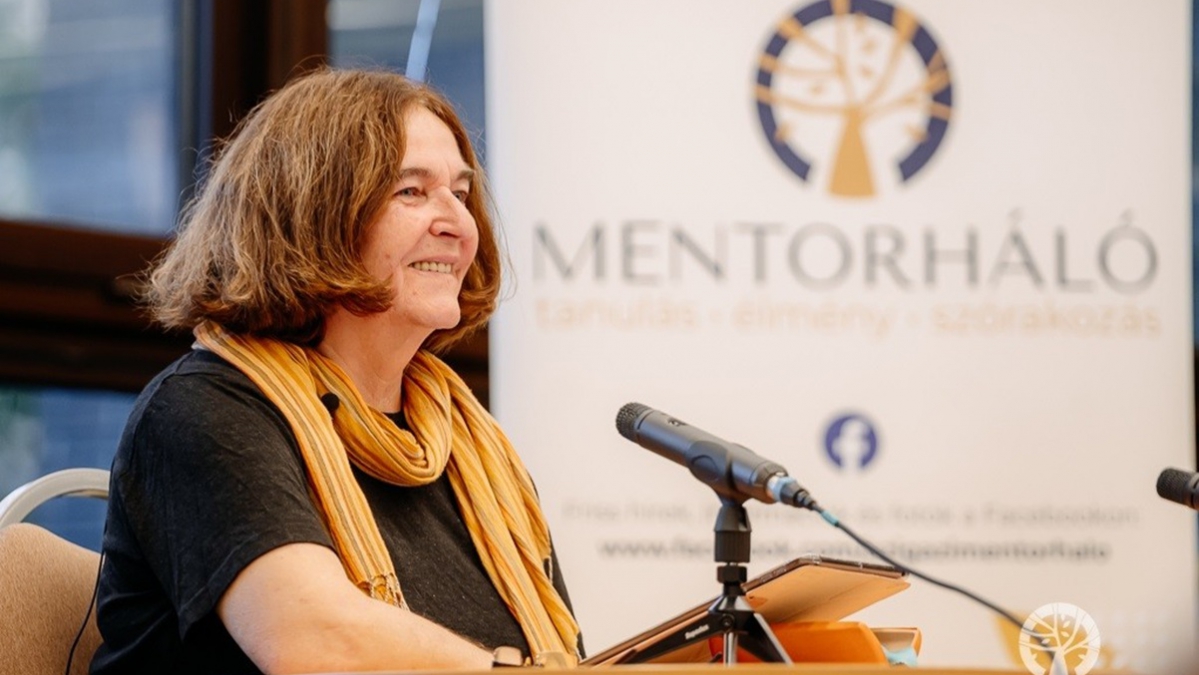 Saly Noémi: Kis karácsony, nagy karácsony… Az ünnepi asztal régen és még régebben